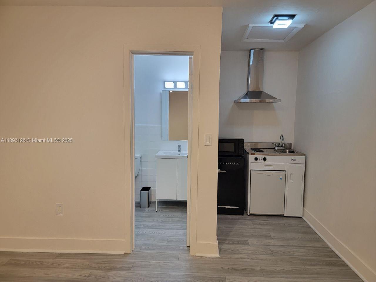 TAMIAMI PINES - Residential Income