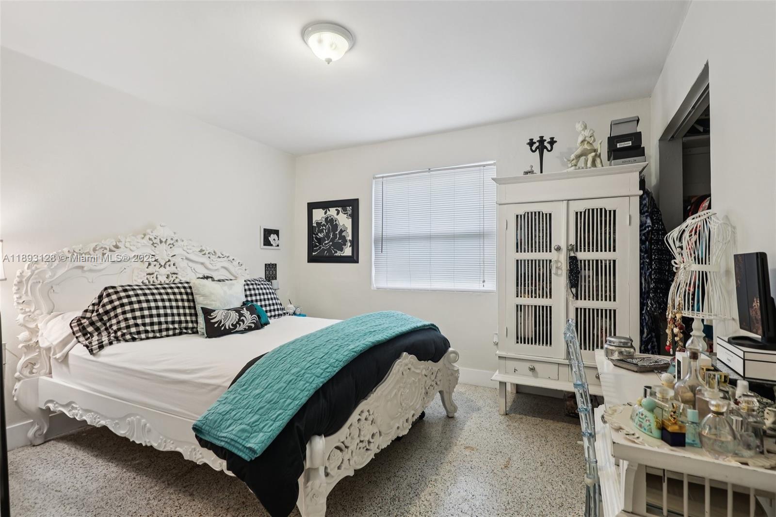 TAMIAMI PINES - Residential Income