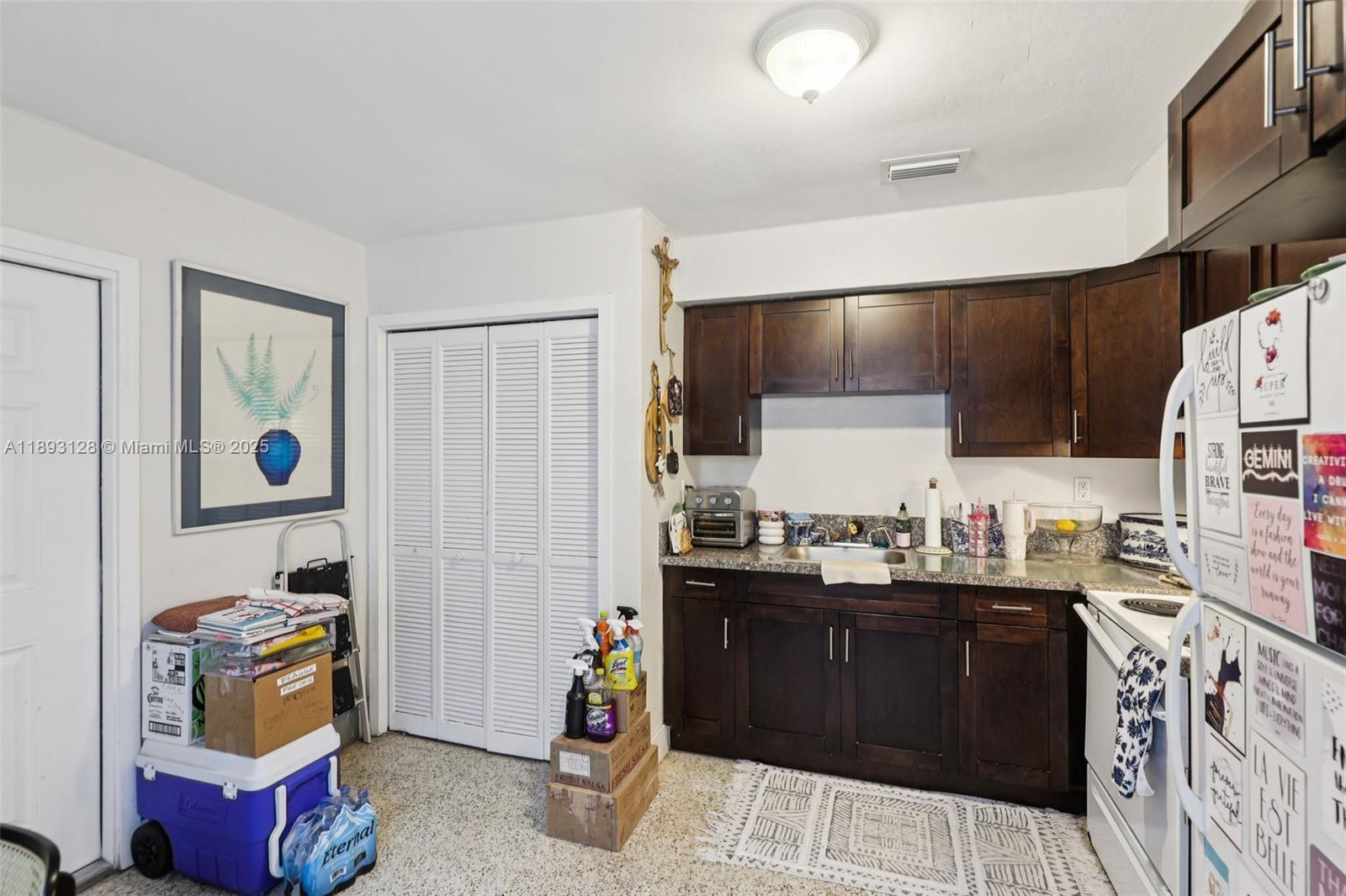 TAMIAMI PINES - Residential Income