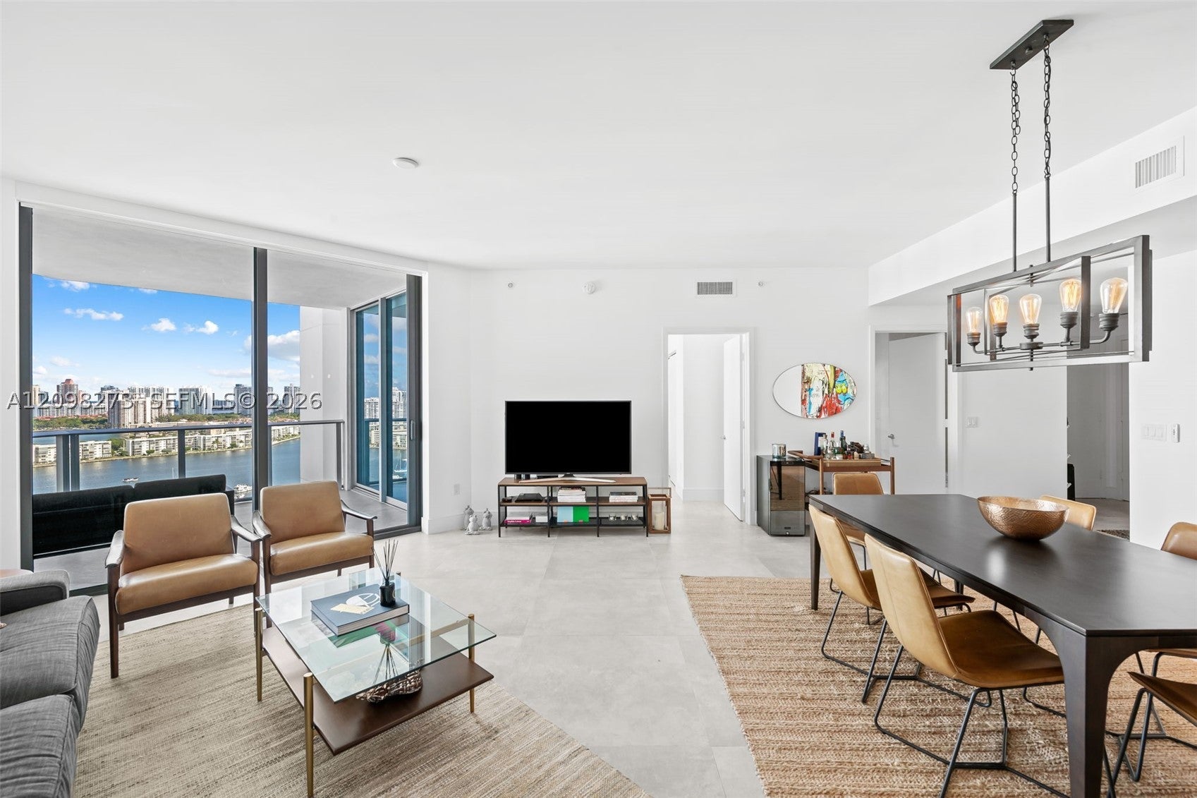 17111 Biscayne Blvd 2103, North Miami Beach, FL, 33160/$1,175,000 2 17111 Biscayne Blvd 2103