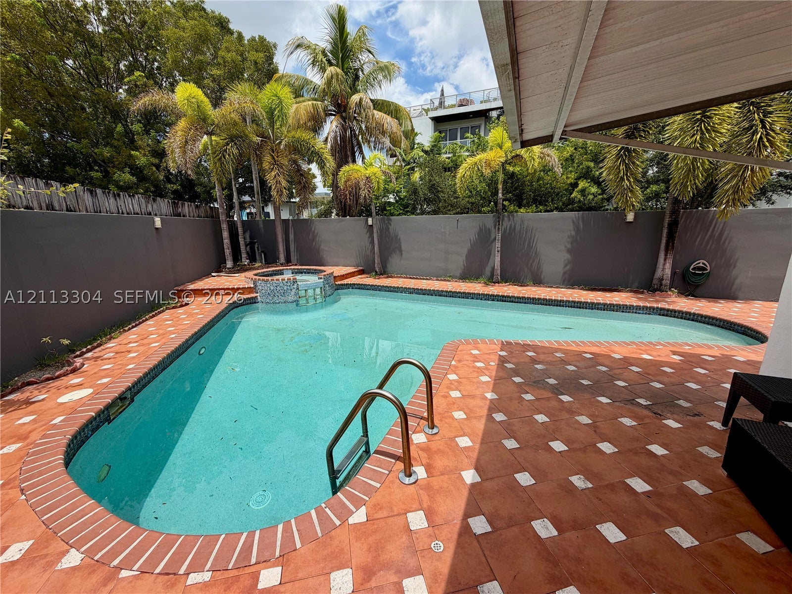 1810 SW 5th Ave n/a
