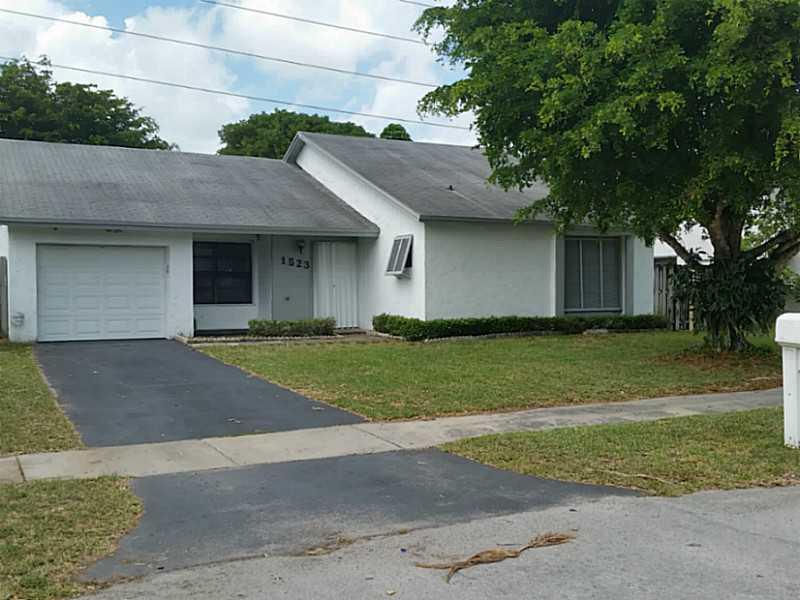 THIS LOVELY 3/2/1 WITH SCREENED PATIO IS LOCATED IN THE VILLAGES OF HOMESTEAD. BRAND NEW A/C AND DUCT WORK, NEW DISHWASHER AND REFRIGERATOR. CLOSE TO SHOPPING ,SCHOOLS, MIAMI AND THE BEAUTIFUL FLORIDA KEYS. LOW HOA FEES INCLUDES A STATE OF THE ART CLUB HOUSE WITH POOL, SPA AND GYM. EASY TO SHOW.
