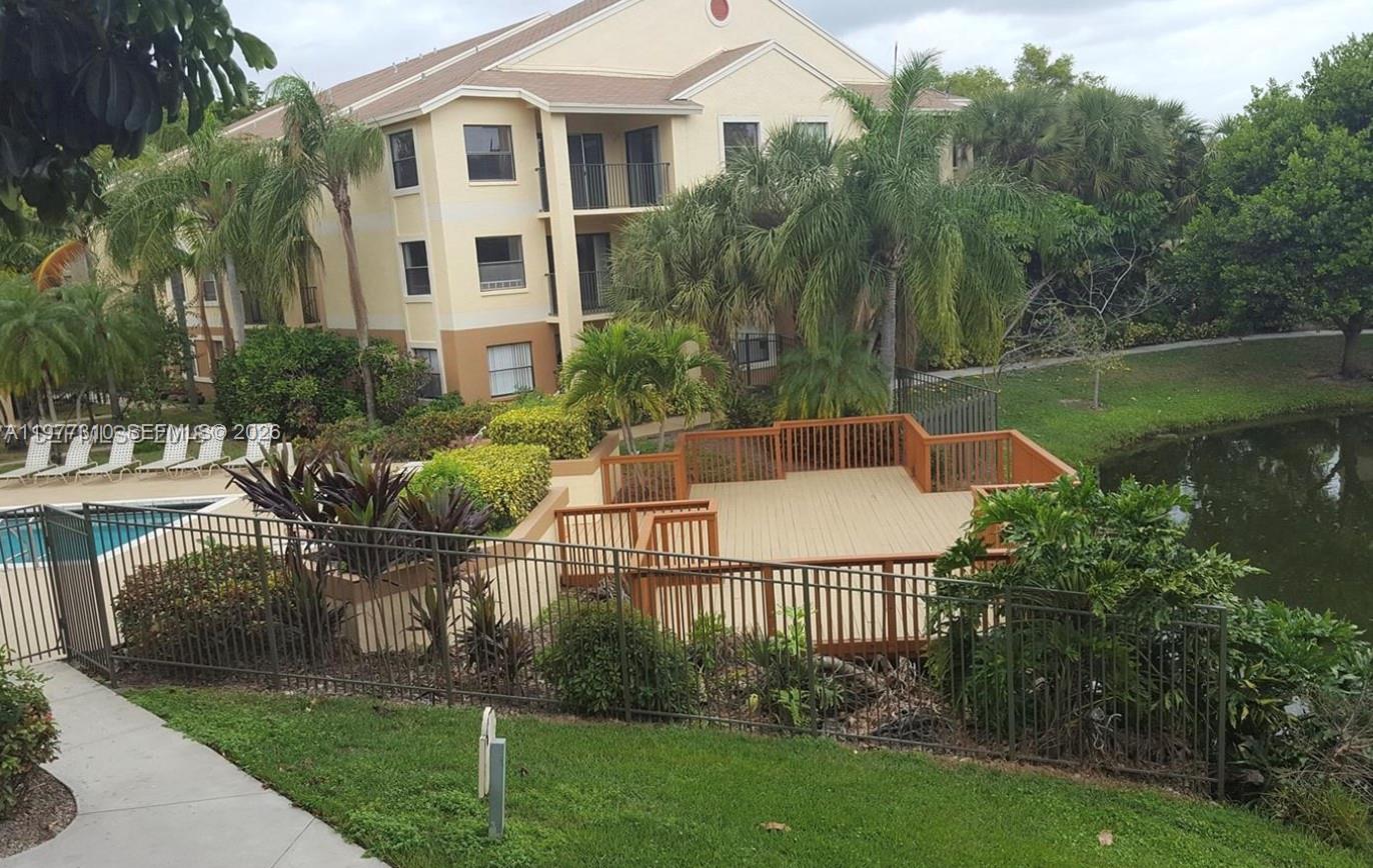 SUMMERBREEZE CONDO - Residential