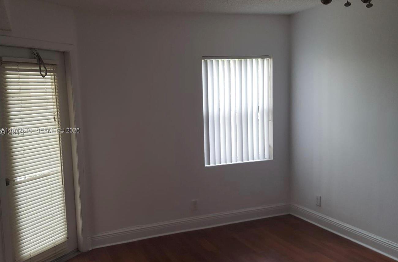 SUMMERBREEZE CONDO - Residential