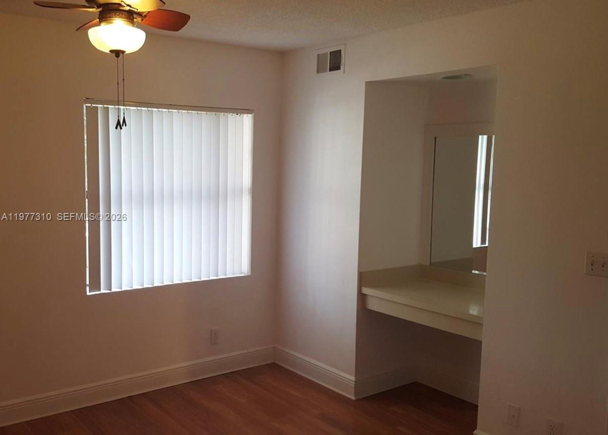 SUMMERBREEZE CONDO - Residential