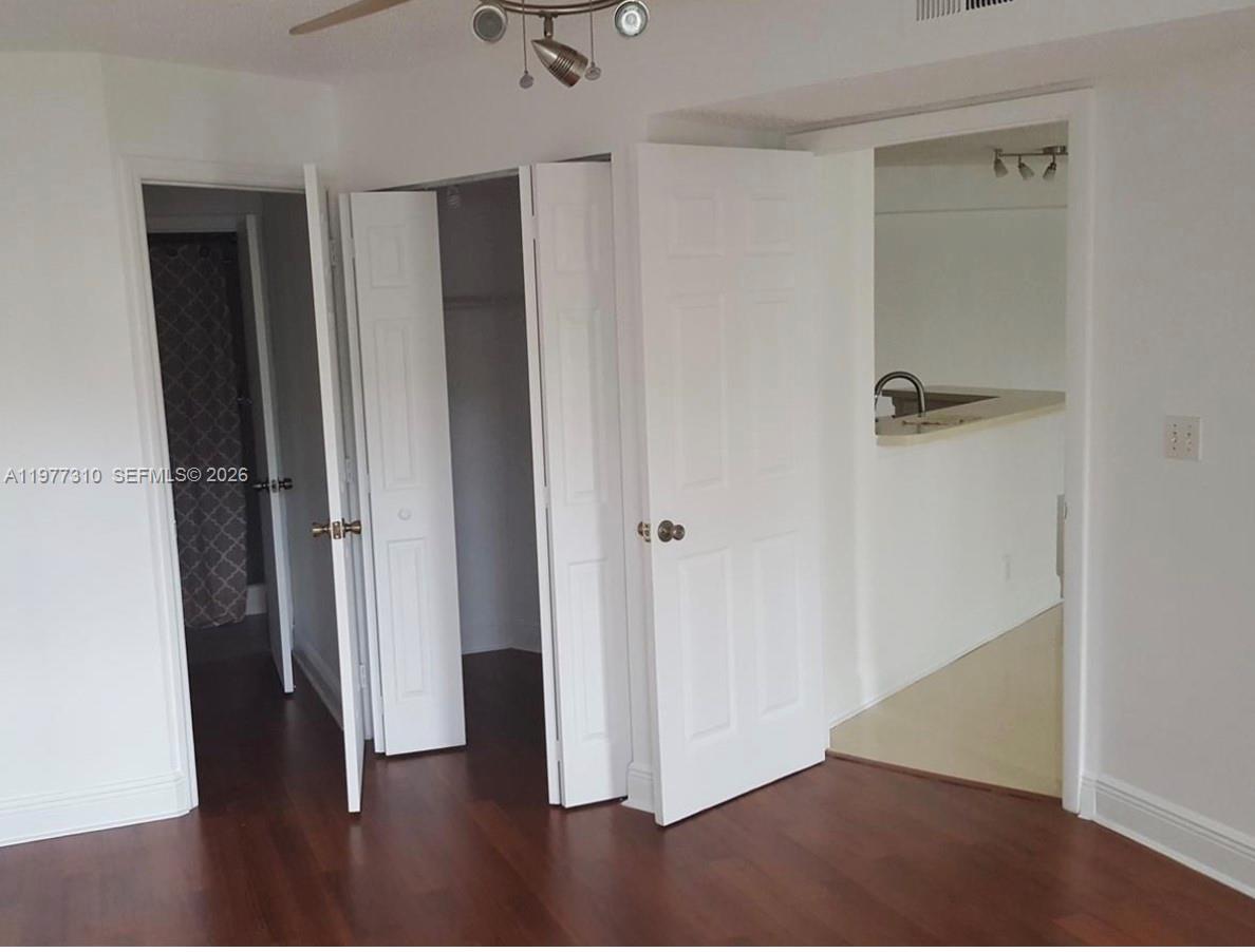 SUMMERBREEZE CONDO - Residential