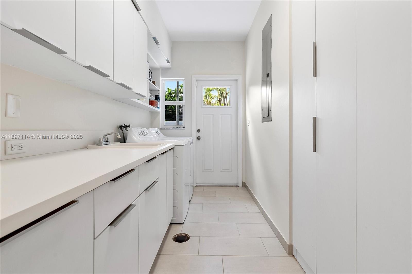 EARLETON SHORES - Residential