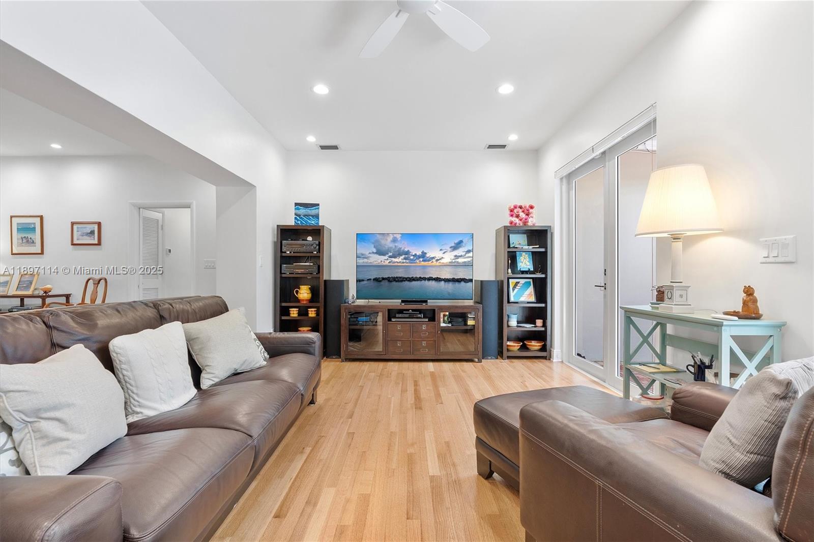 EARLETON SHORES - Residential