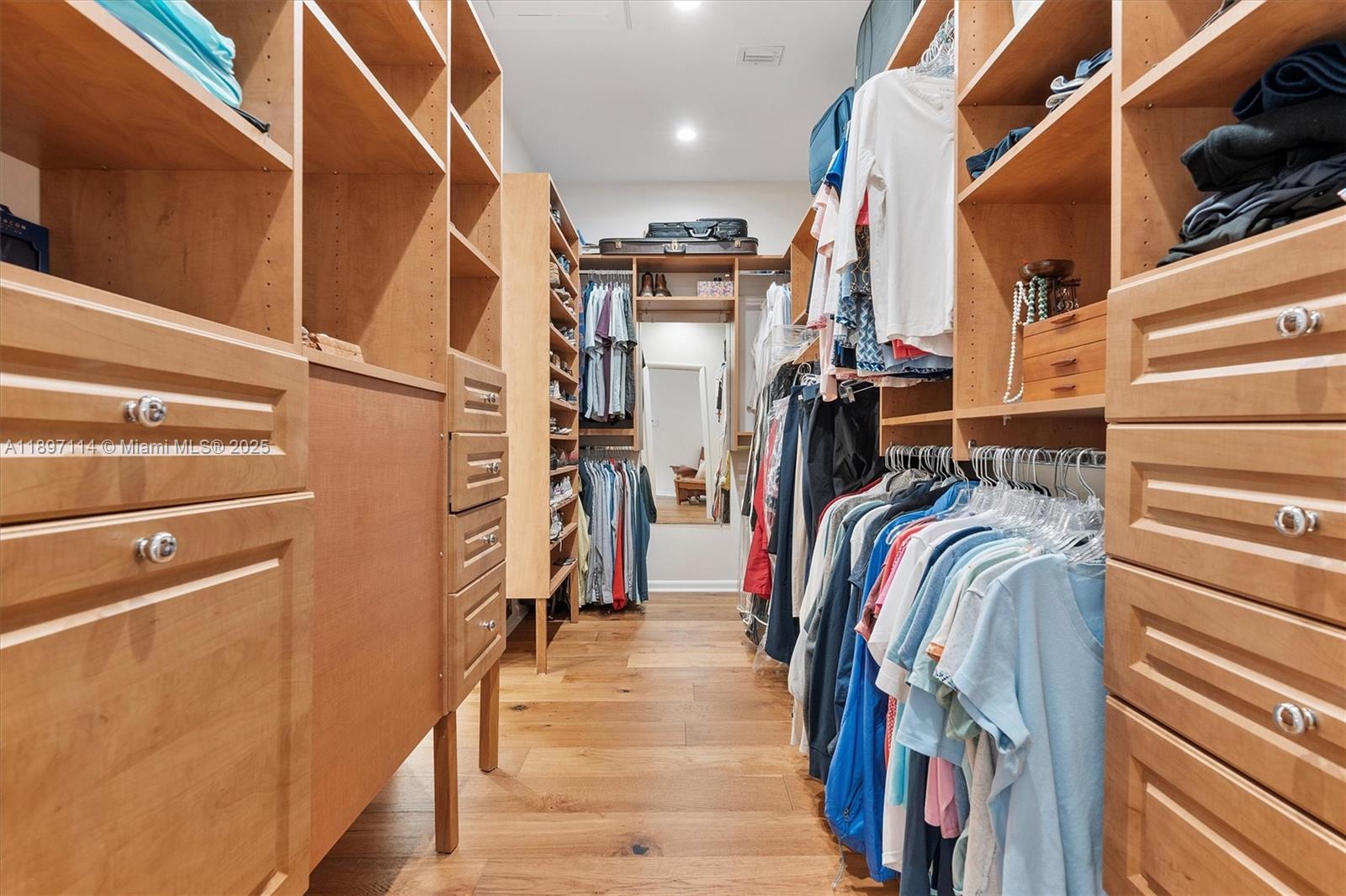 EARLETON SHORES - Residential