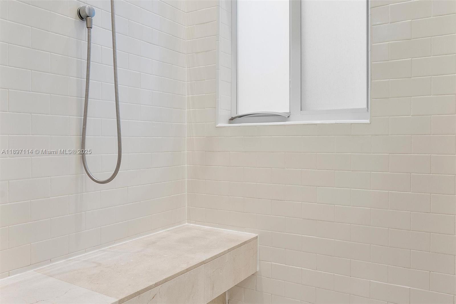 EARLETON SHORES - Residential