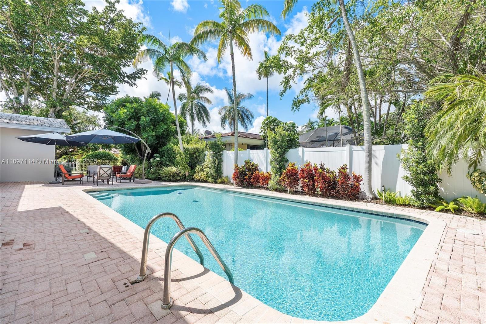 EARLETON SHORES - Residential