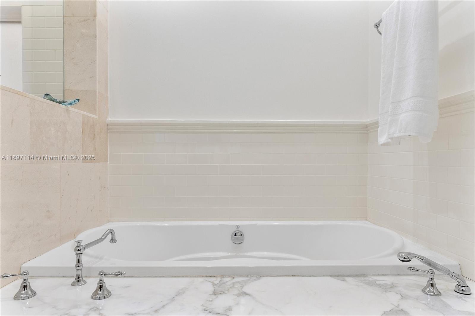 EARLETON SHORES - Residential