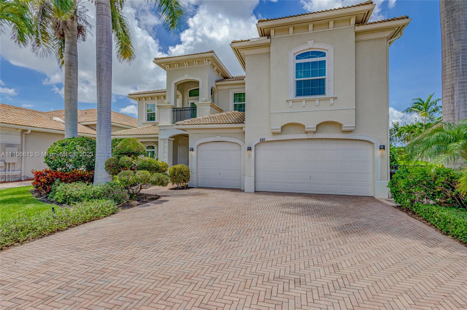 Popular Carrington Model w/ 5BR's and 5.1BAs in highly desirable Frenchmans Reserve. This home has been significantly renovated to make a bold statement of contemporary elegance and quality. The layout was expansively redesigned to yield an open floor plan with a distinctive personality. Magnificent grand entrance with dramatic high ceilings. Marble floors throughout. A new kitchen reflects equal part function, beauty and aesthetics with an unprecedented level of quality and attention to detail. The luxurious primary suite located on 1st floor includes 2 BAs, large walk-in closets and separate seating area. Guest BR suite on the first floor. A gracious curved stairway leads to loft area with 3 more BR suites. Nestled on a unique lot offering both privacy and great space for entertaining.