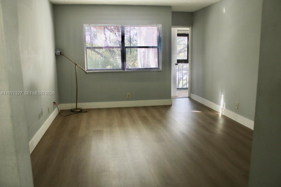 BUILDING SEVEN OF RACQUET - Residential Lease