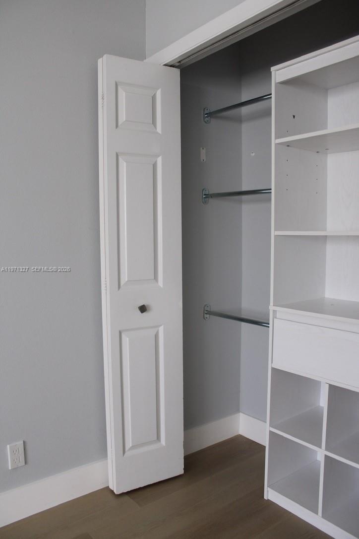 BUILDING SEVEN OF RACQUET - Residential Lease