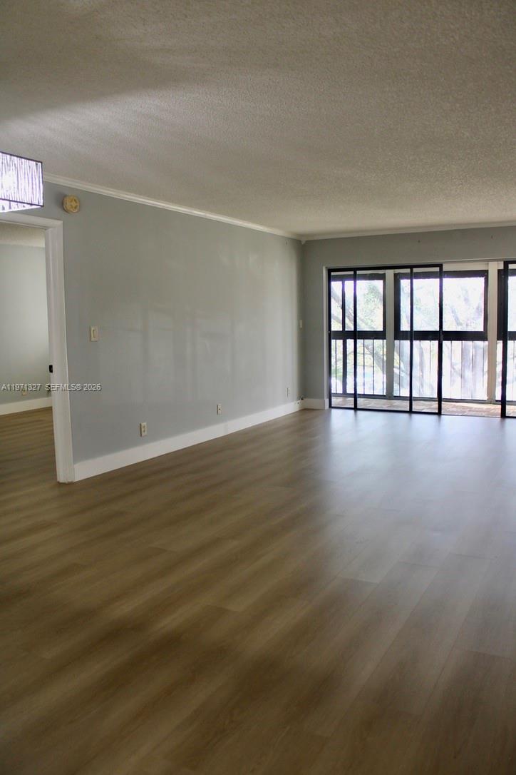 BUILDING SEVEN OF RACQUET - Residential Lease