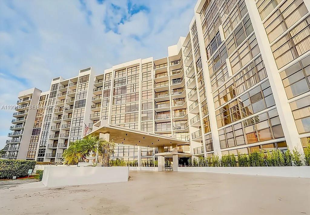 TOWERS OF OCEANVIEW SOUTH - Residential