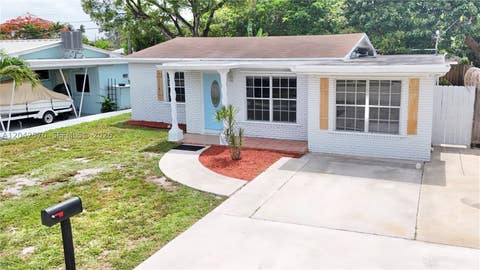 Tiny photo for 5217 NE 2nd Ave, Oakland Park, FL 33334 (MLS # A12042570)