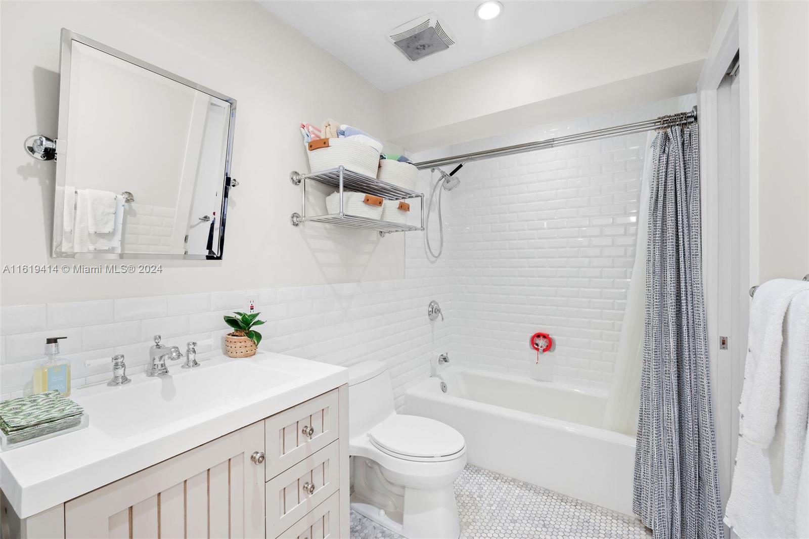 CRYSTAL HEIGHTS - Residential