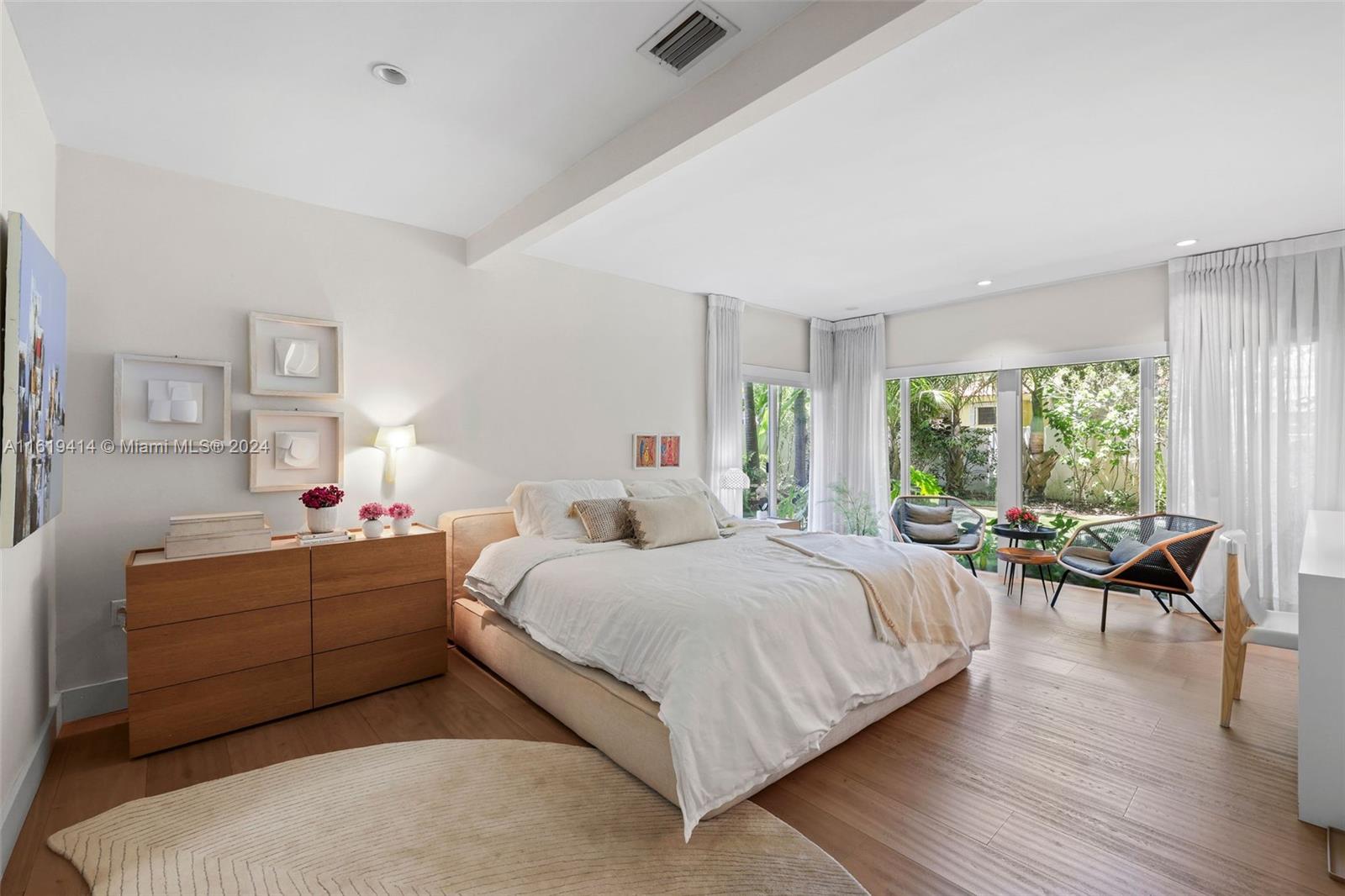 CRYSTAL HEIGHTS - Residential