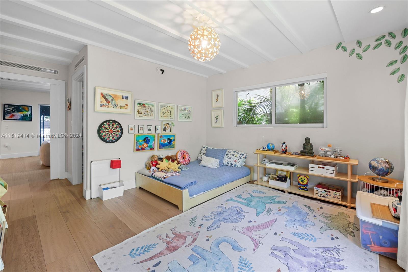 CRYSTAL HEIGHTS - Residential