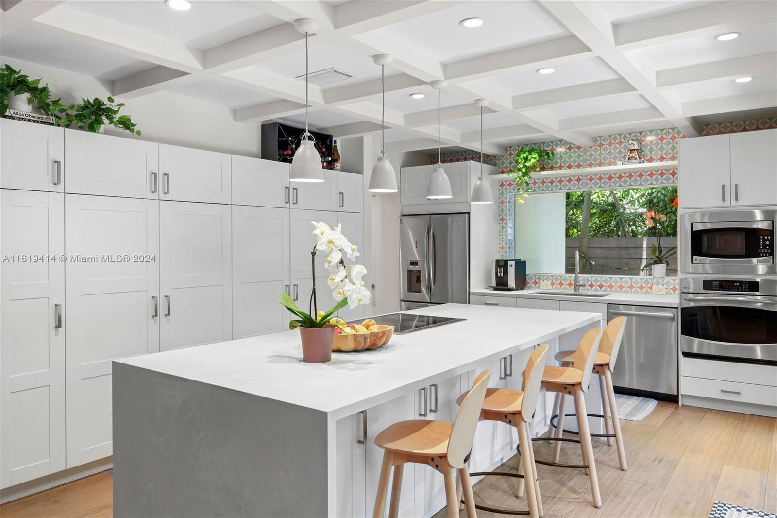 CRYSTAL HEIGHTS - Residential