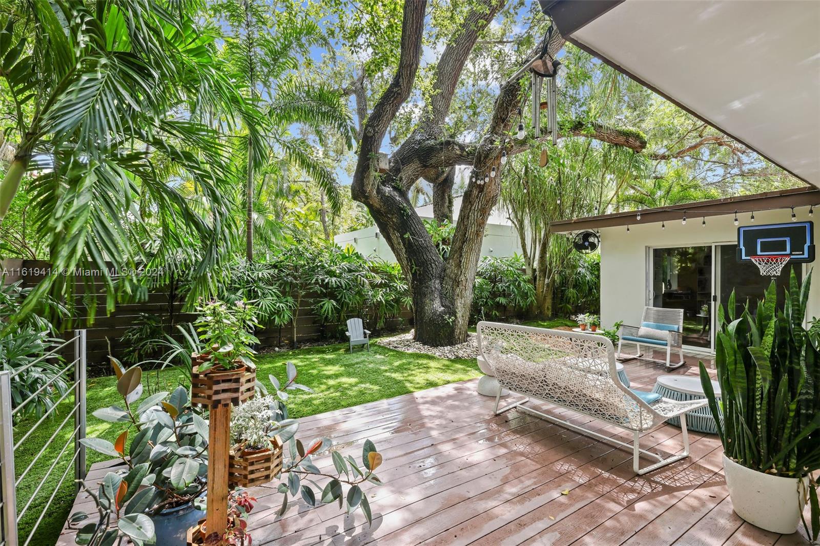 CRYSTAL HEIGHTS - Residential