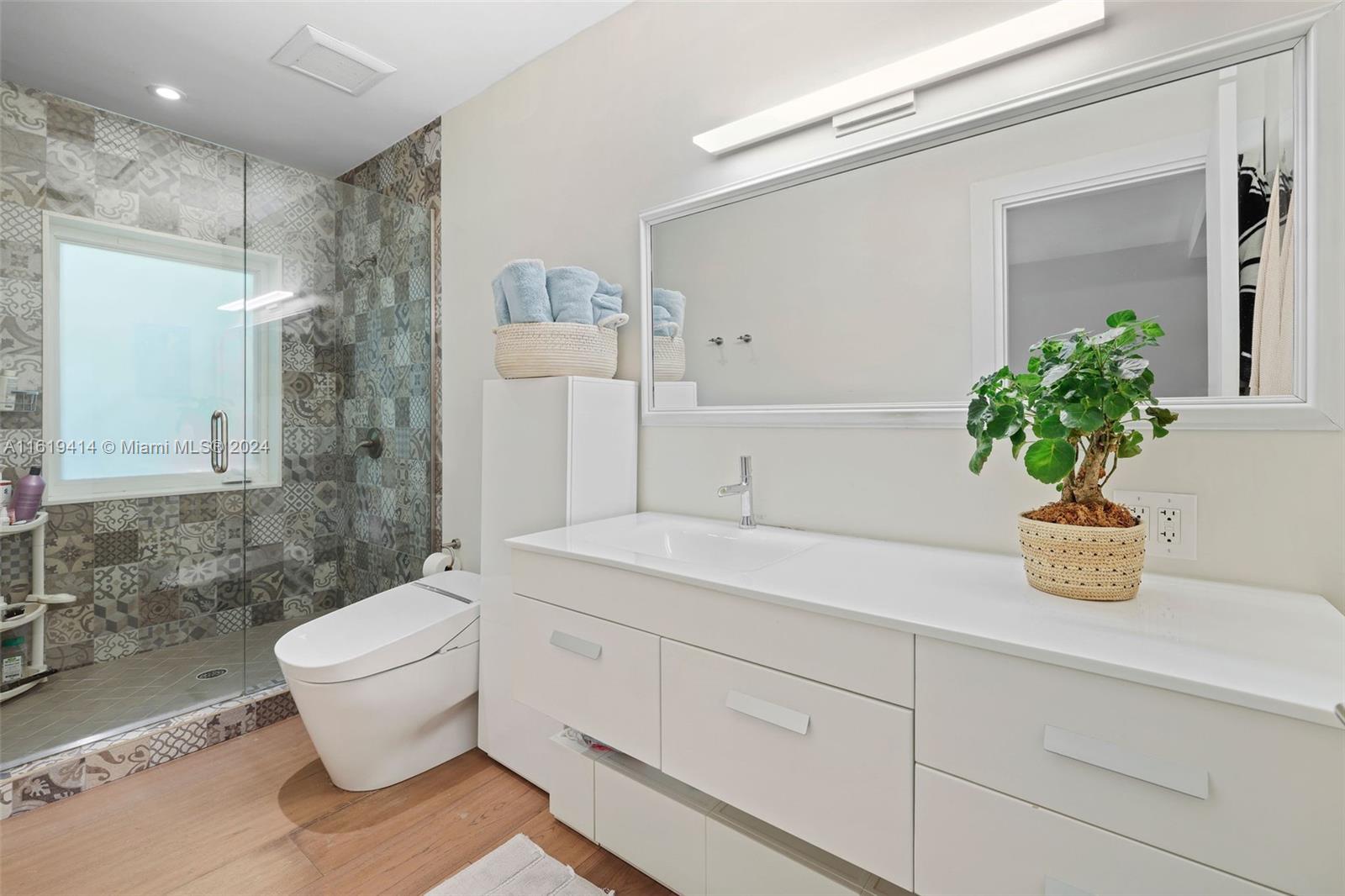 CRYSTAL HEIGHTS - Residential