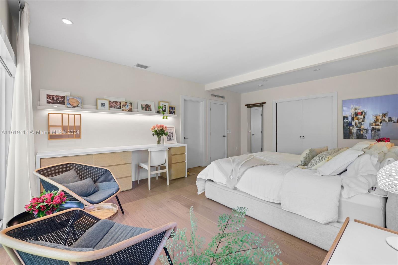 CRYSTAL HEIGHTS - Residential