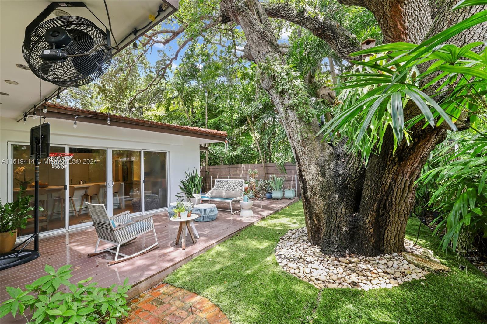 CRYSTAL HEIGHTS - Residential