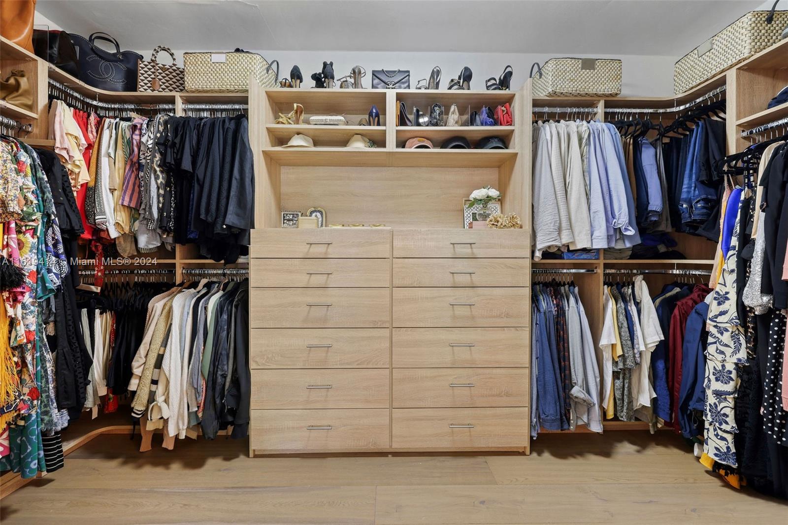 CRYSTAL HEIGHTS - Residential