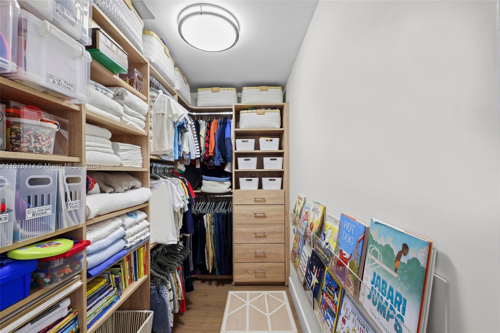 CRYSTAL HEIGHTS - Residential