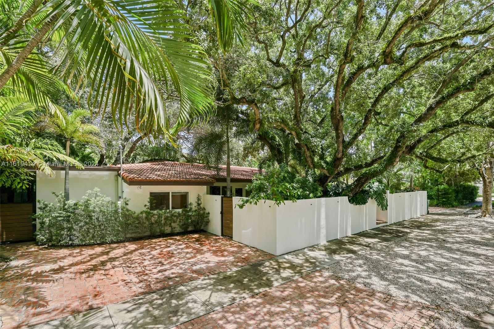 CRYSTAL HEIGHTS - Residential