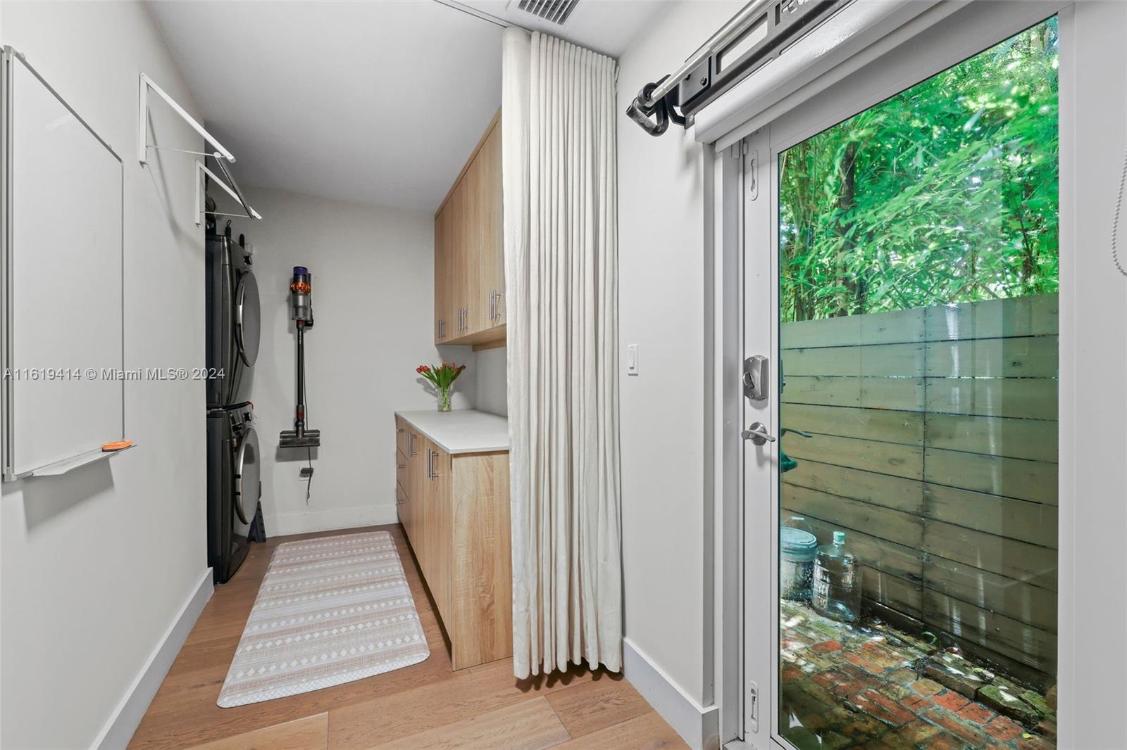 CRYSTAL HEIGHTS - Residential