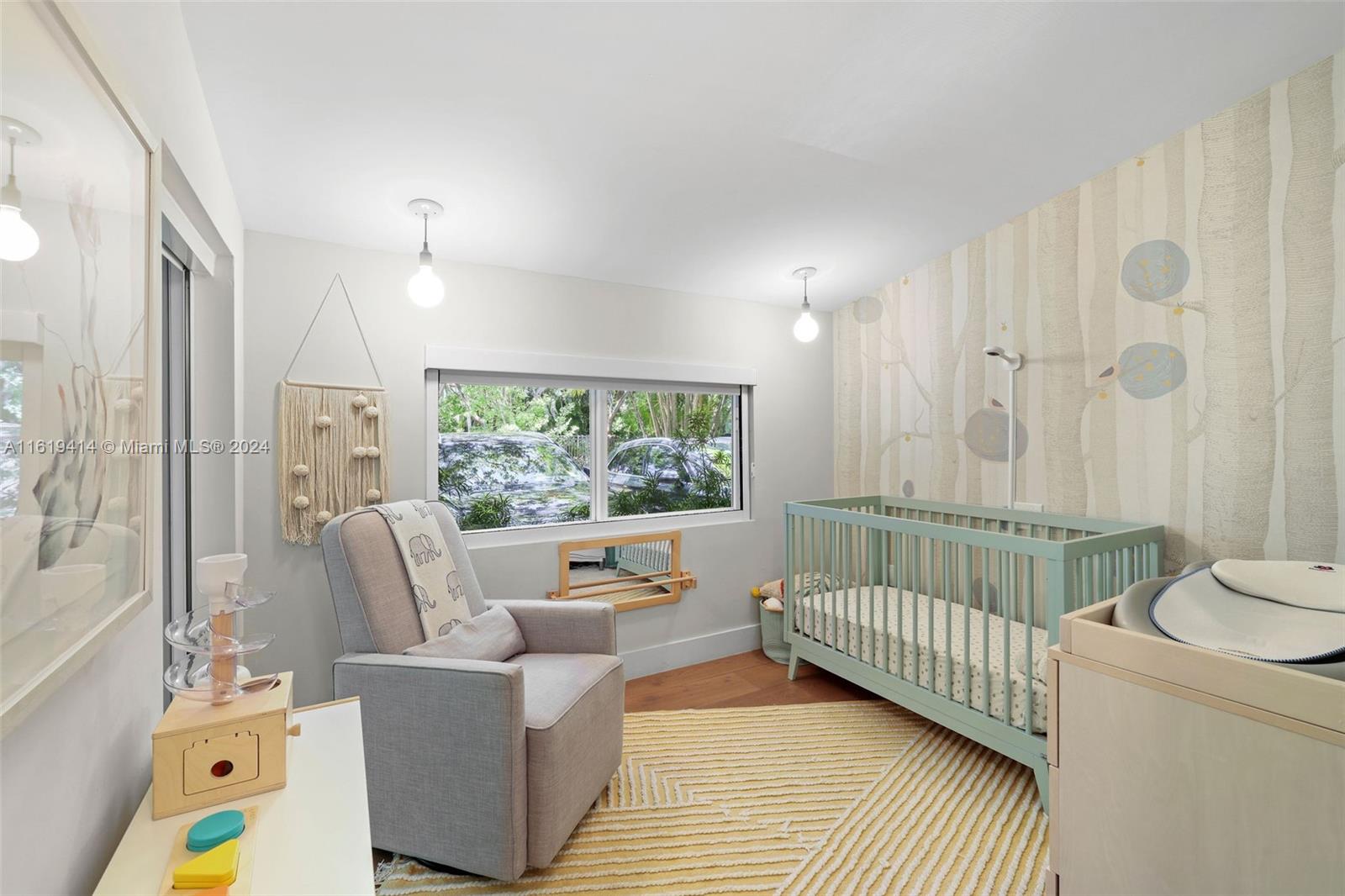 CRYSTAL HEIGHTS - Residential