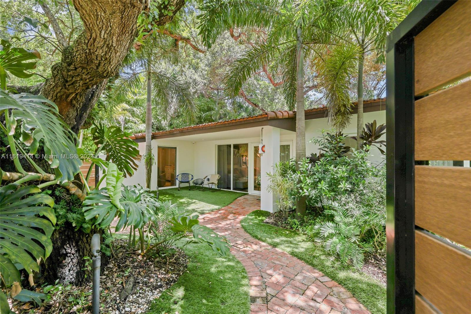 CRYSTAL HEIGHTS - Residential