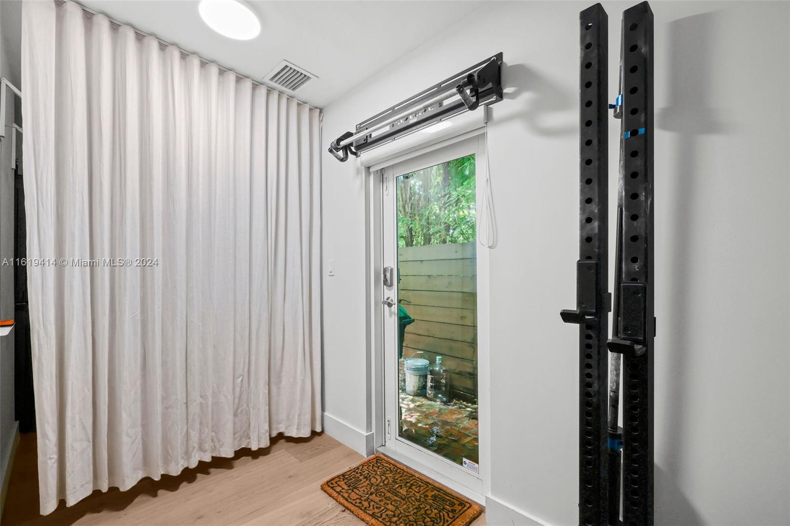 CRYSTAL HEIGHTS - Residential