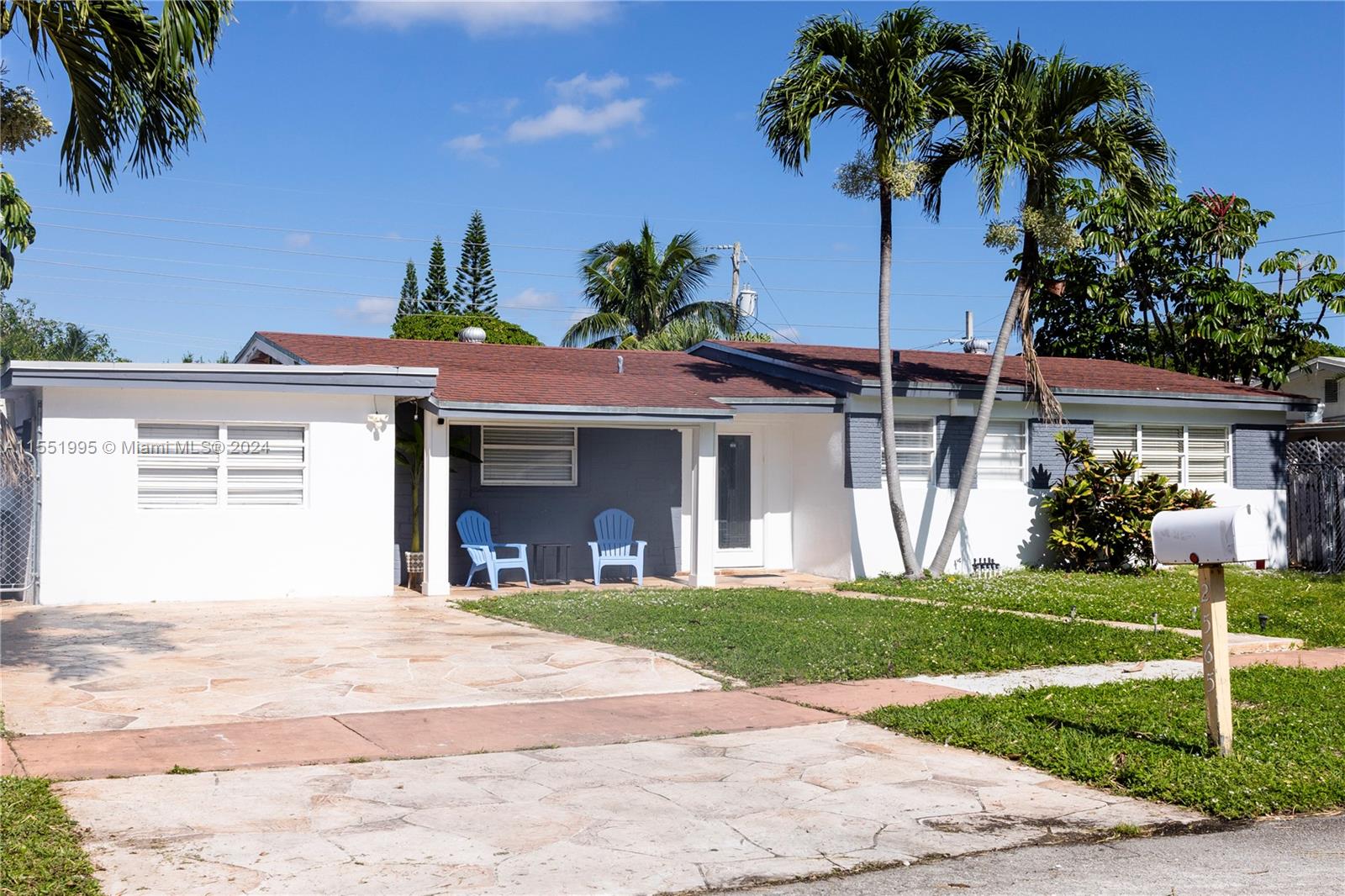 Property for Sale at 2565 Ne 214th St, Miami, Broward County, Florida - Bedrooms: 5 
Bathrooms: 2  - $1,600,000