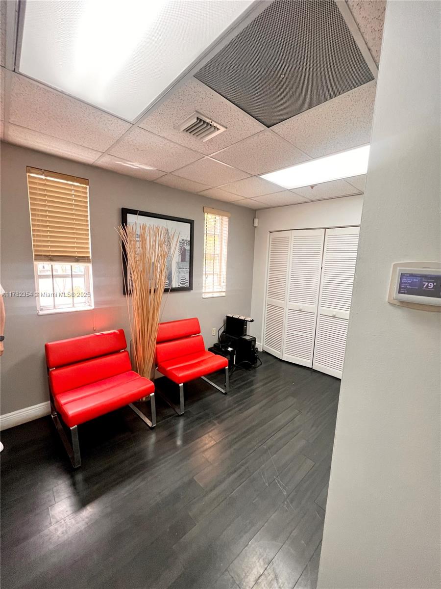 7372 NW 35th Ter