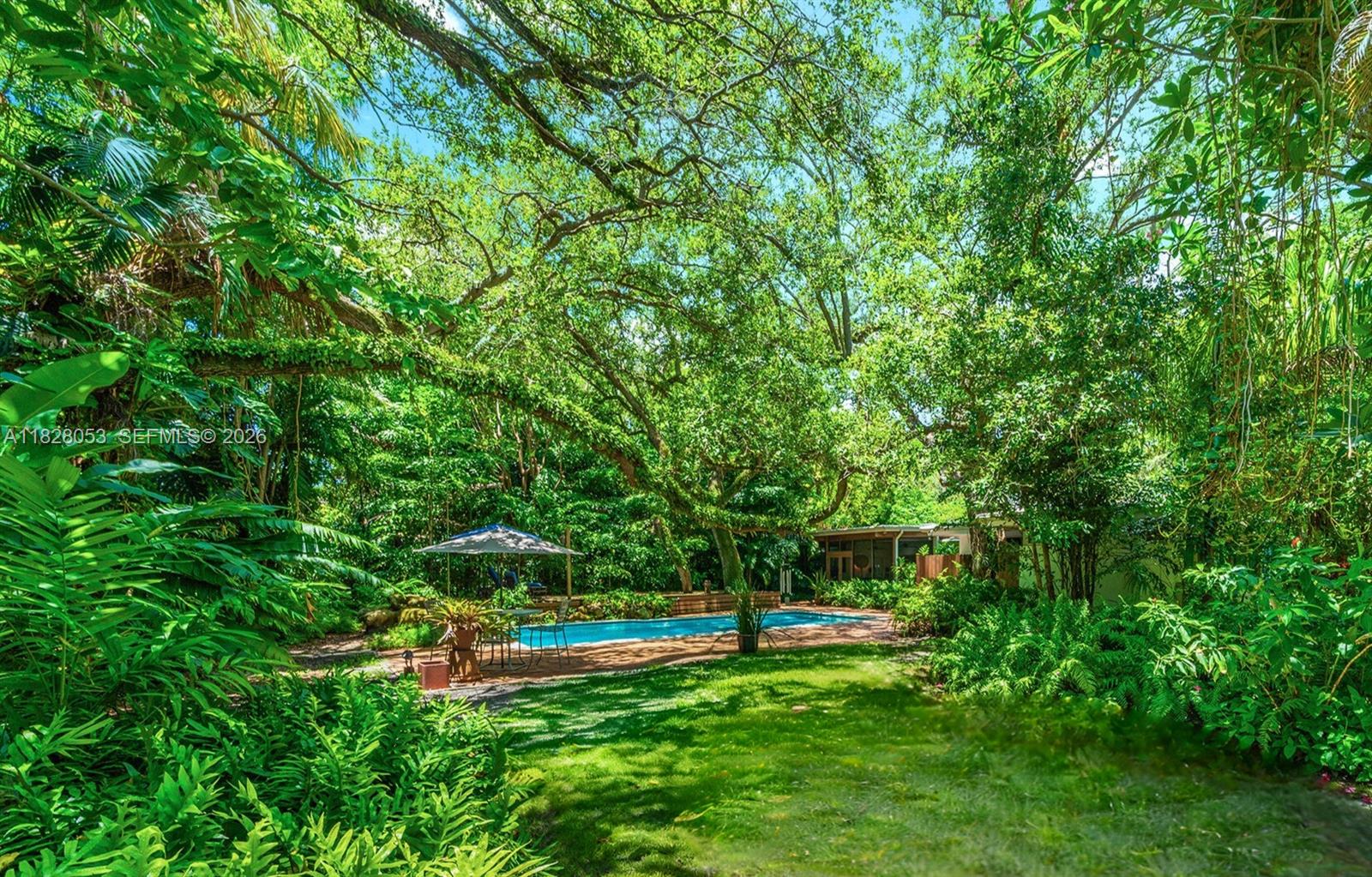 THE MOORINGS - Residential
