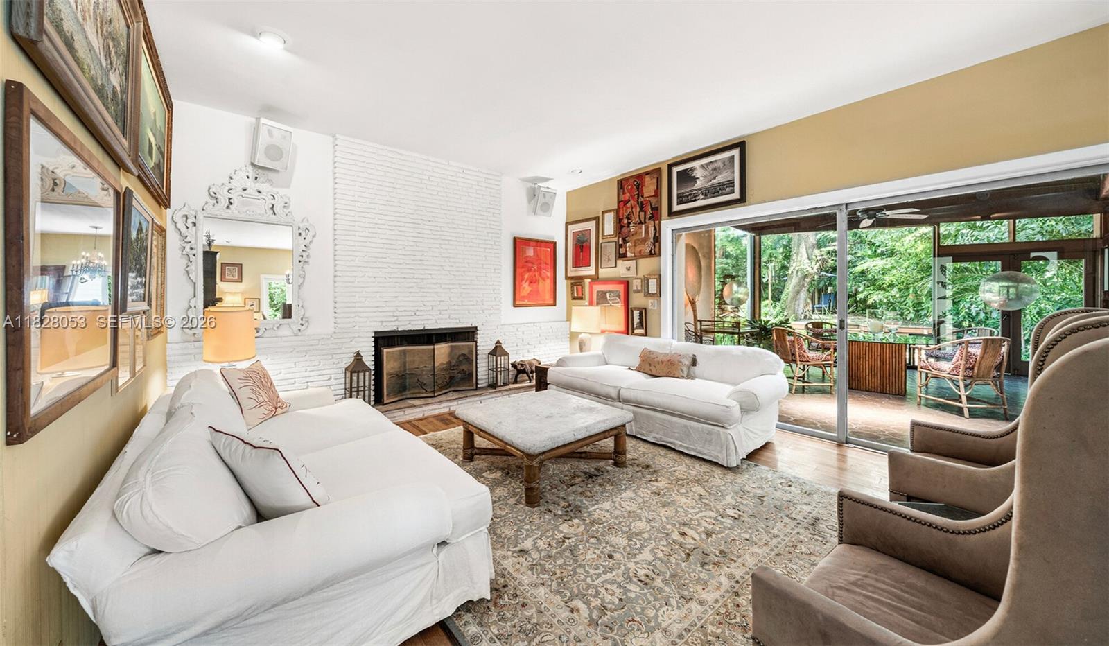 THE MOORINGS - Residential