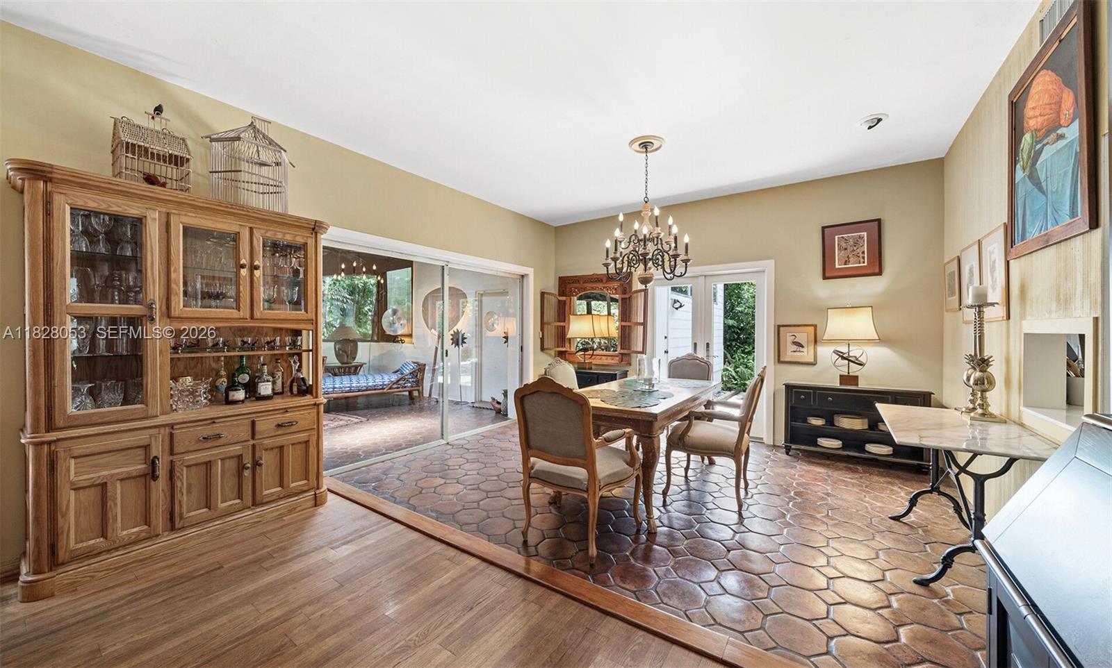 THE MOORINGS - Residential