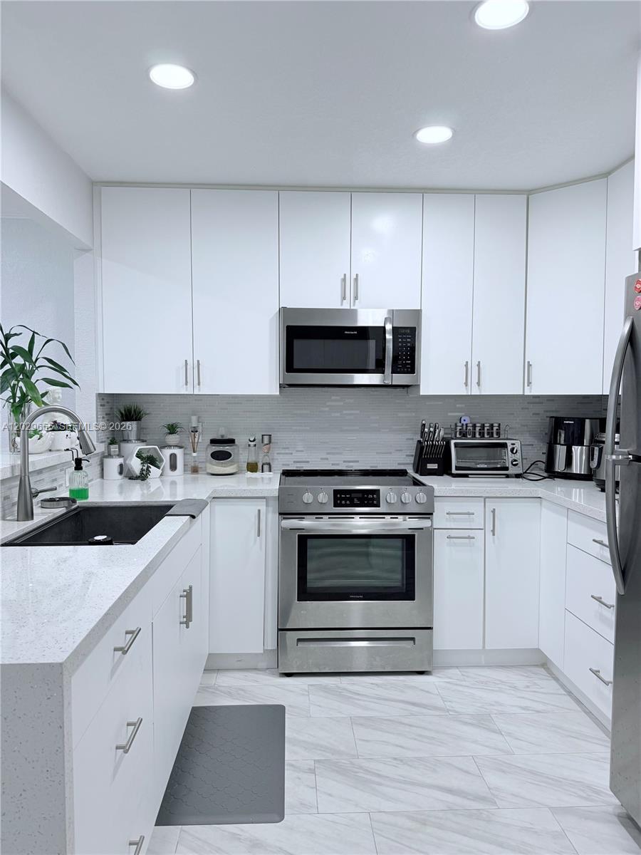 1100 HILLCREST COURT 111