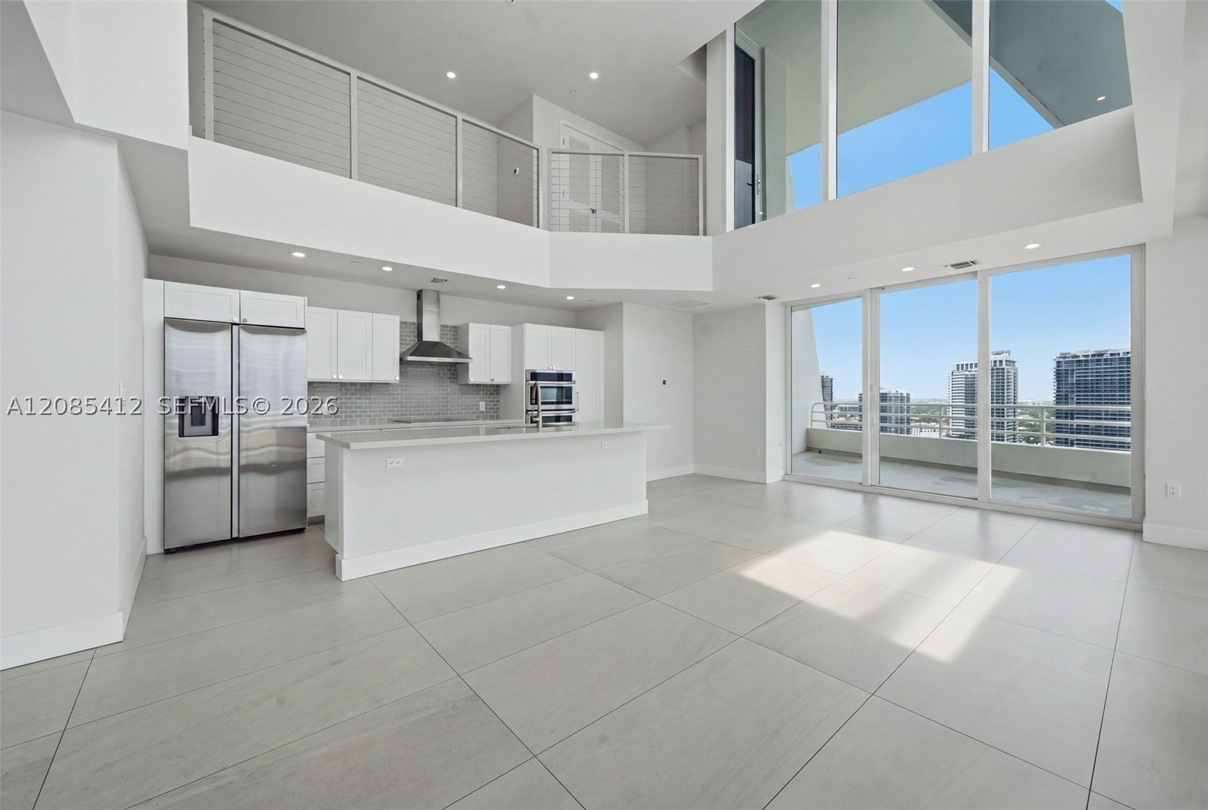 555 NE 34th St PH4