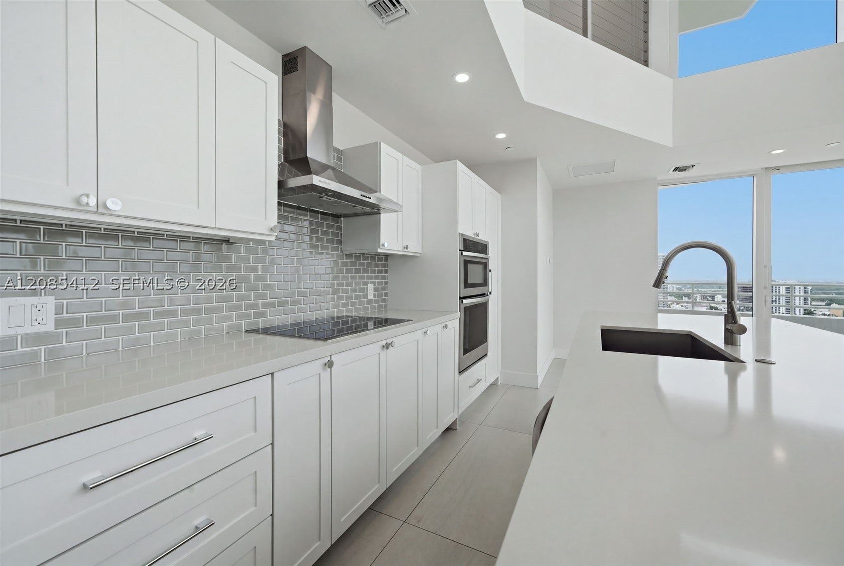555 NE 34th St PH4