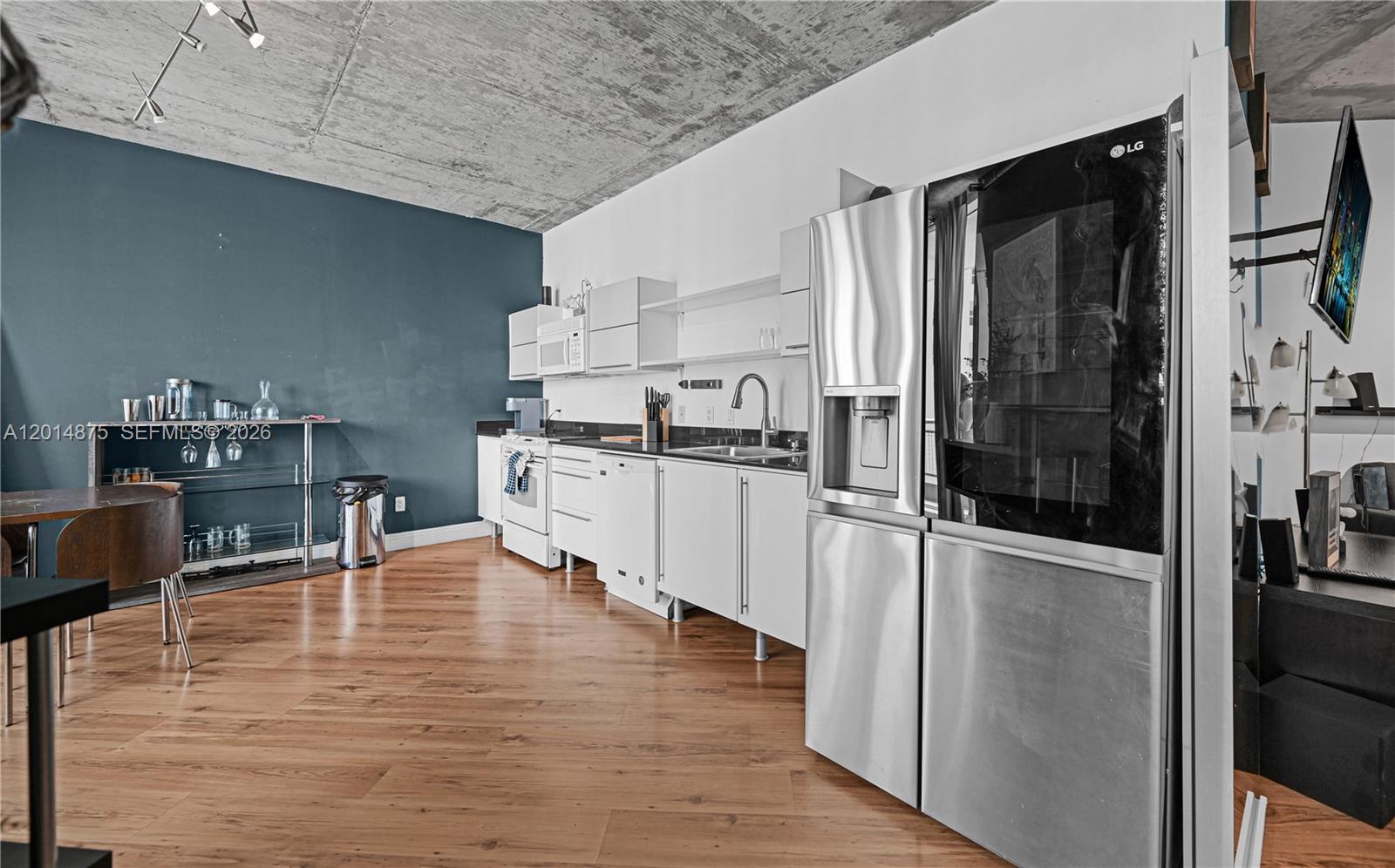 NEO VERTIKA CONDO - Residential