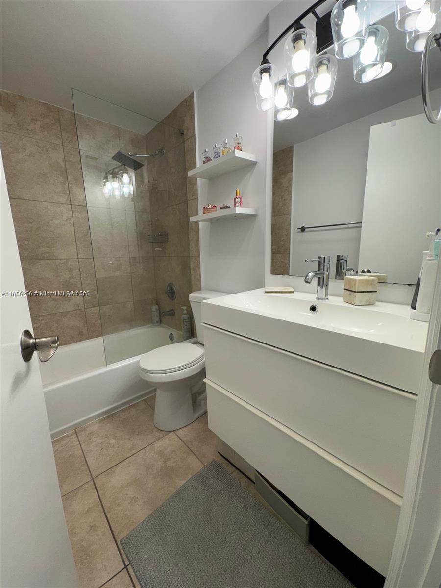 TREASURES ON THE BAY II C - Residential