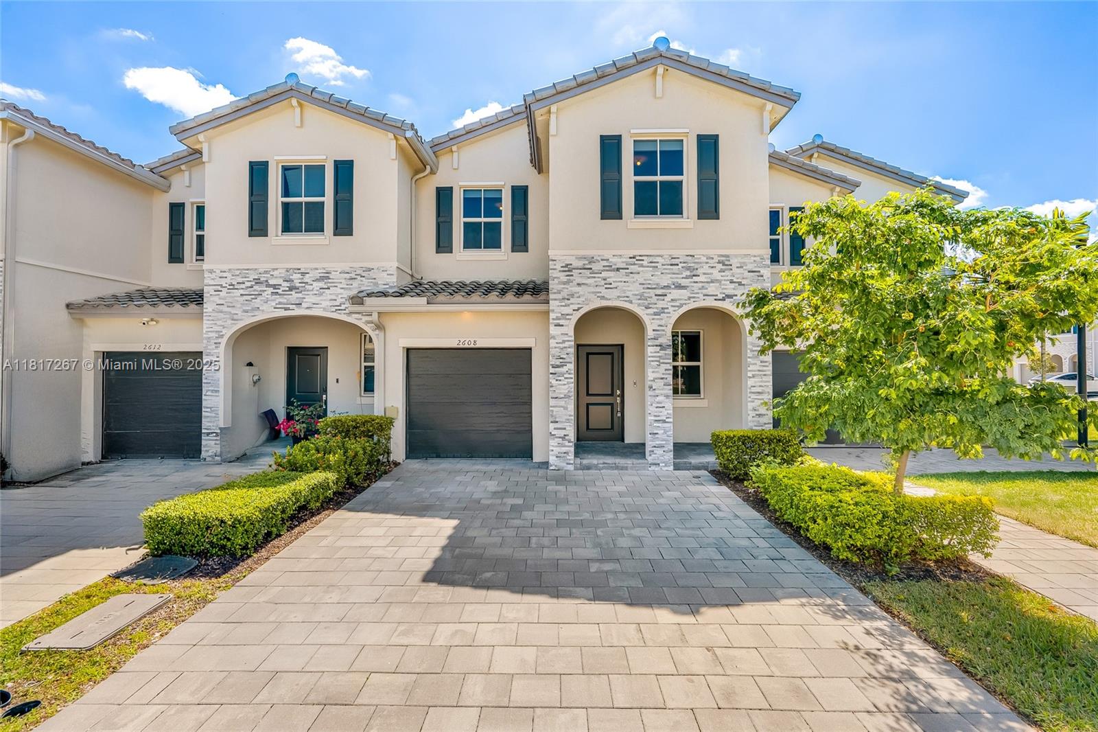 Property for Sale at 2608 Se 11th Ct 2608, Homestead, Miami-Dade County, Florida - Bedrooms: 3 
Bathrooms: 3  - $390,000