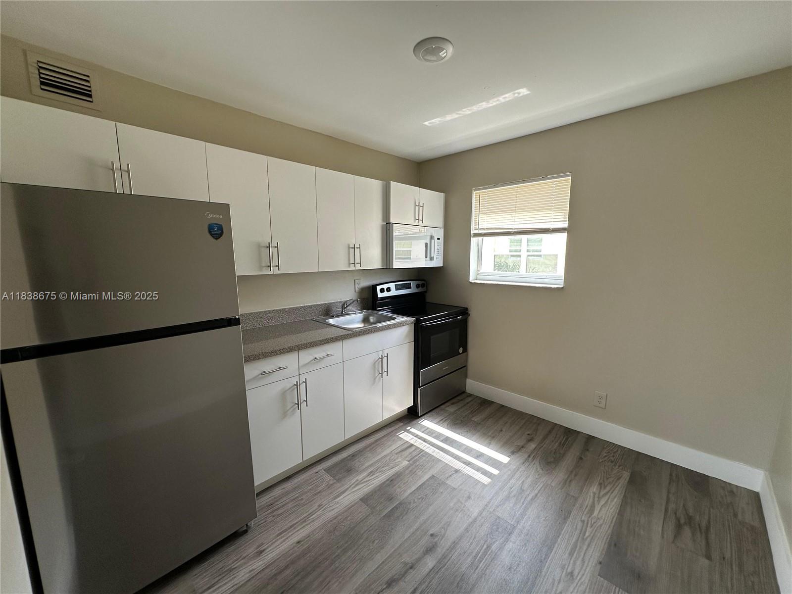 260 SW 8th St 9