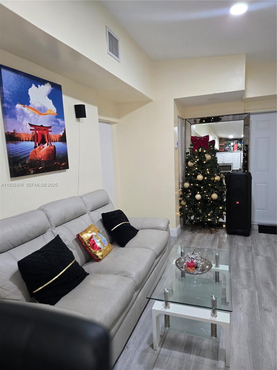 SUN LAND PARK - Residential